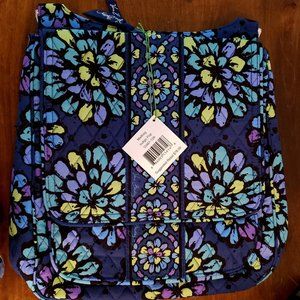 Vera Bradley Mailbag NWT Indigo Pop